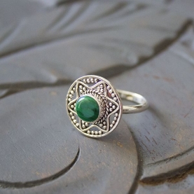 Indian silver and malachite stone ring S7.5
