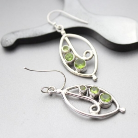 Indian silver and peridot gemstones earrings