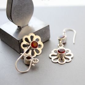 Indian silver and garnet gemstones earrings