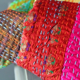 Artisanat indien : couvre-lit en soie