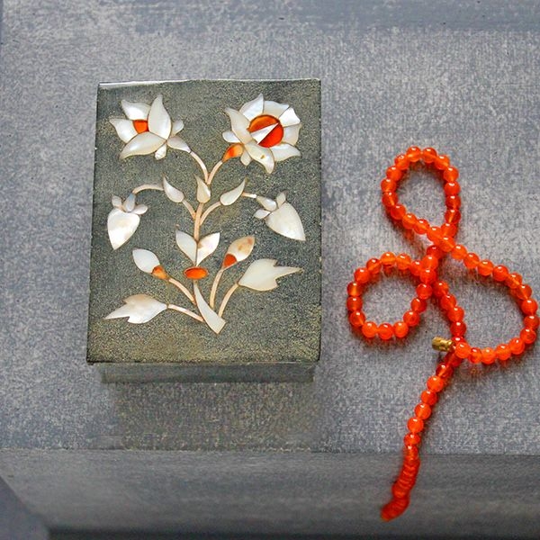 Indian handicraft inlaid marble box black
