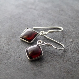 Indian silver and garnet stones earrings