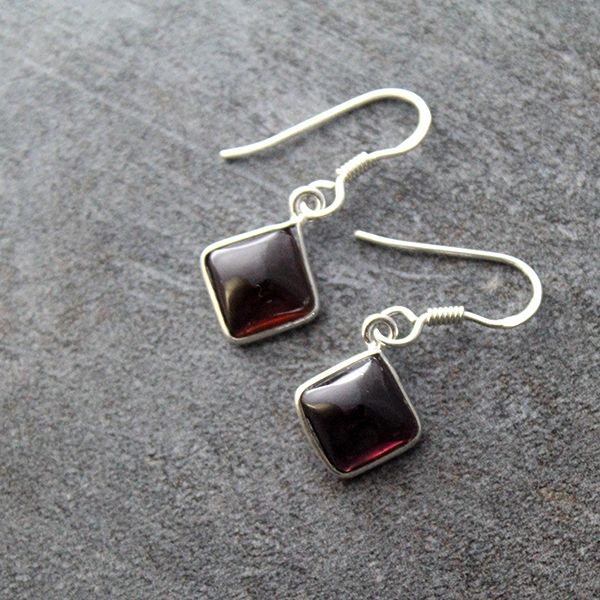 Indian silver and garnet stones earrings