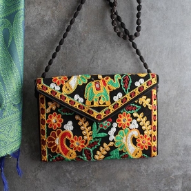 Pochette indienne artisanale Kuch velours noir