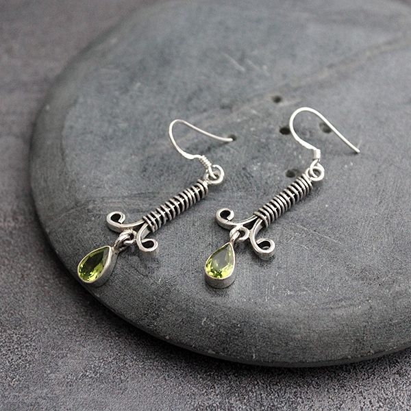 Indian silver and peridot cutstones earrings