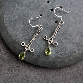 Indian silver and peridot cutstones earrings