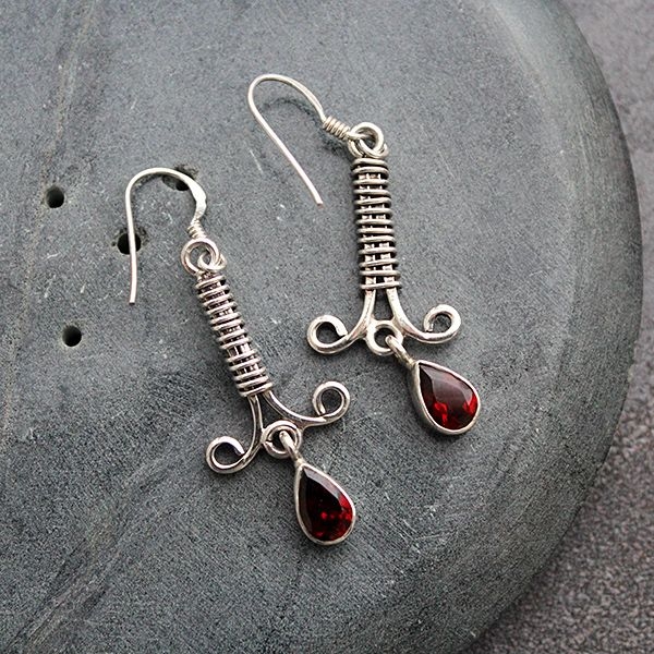 Boucles d'oreilles indiennes argent et grenats