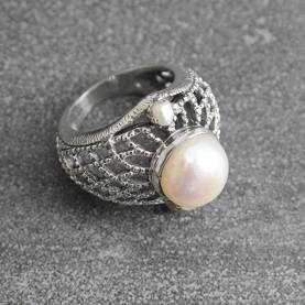 Indian silver ring and pearls S6