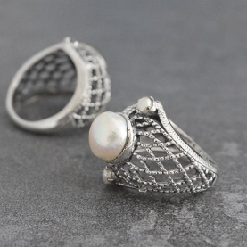 Indian silver ring and pearls S6