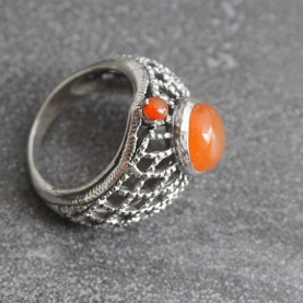Indian silver ring with cornelian stones S8.5