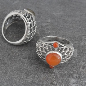 Indian silver ring with cornelian stones S8.5