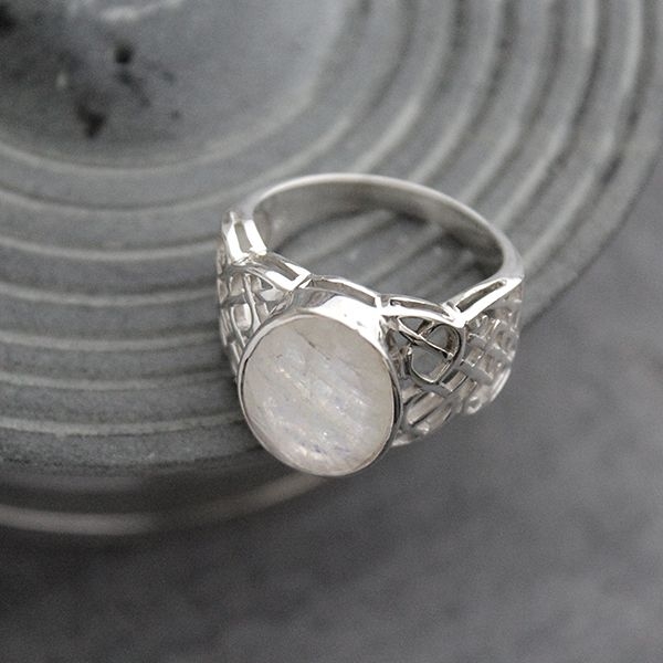 Bague en argent et pierre de lune