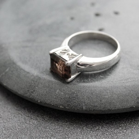 Indian silver ring with smokey topaze S9