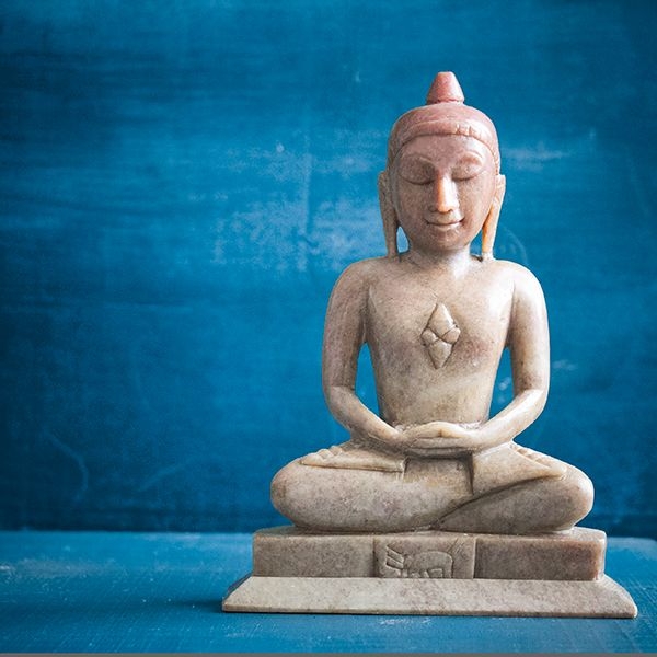 Bouddha indien en marbre
