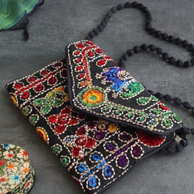 Pochette indienne artisanale Kuch noire