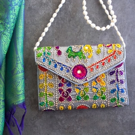 Pochette indienne artisanale Kuch grise