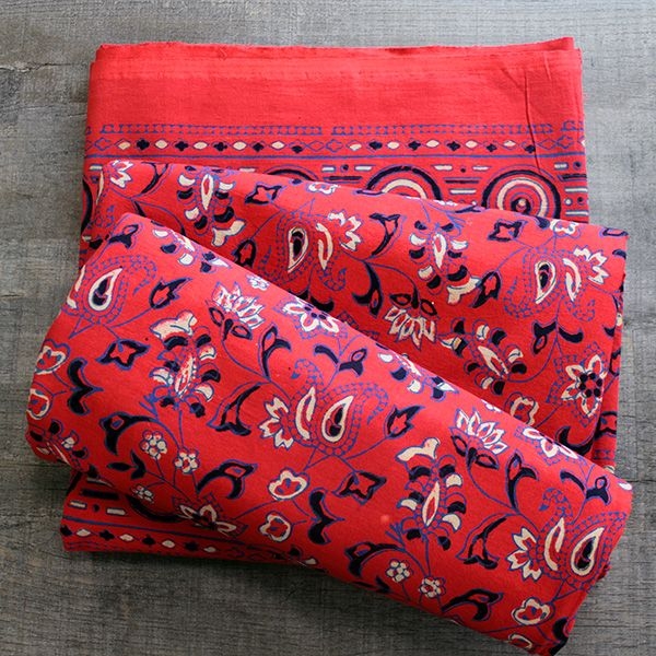 Couvre-lit indien imprimé artisanal rouge et bleu