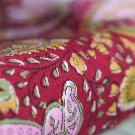 Indian printed bedsheet + pillow Maroon and pink