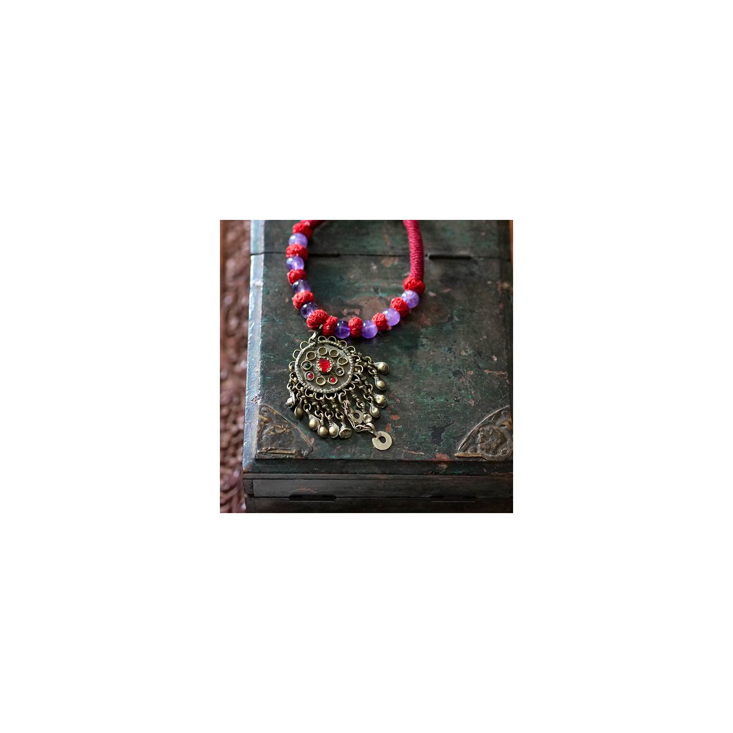 Collier indien antique métal et coton rouge et violet