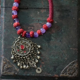 Indian metal and coton antique necklace red and purple