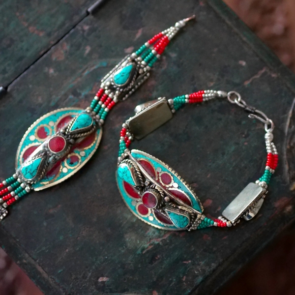 Bracelet indien antique en pierres et métal