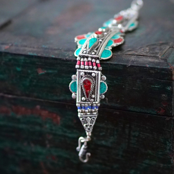 Bracelet indien antique en pierres et métal
