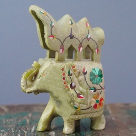 Statuette indienne en marbre incrusté Elephant