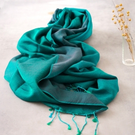 Nepalese handcrafted scarf Chakra green