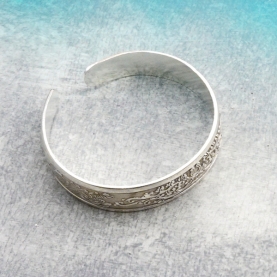 Metal tribal fancy bangle