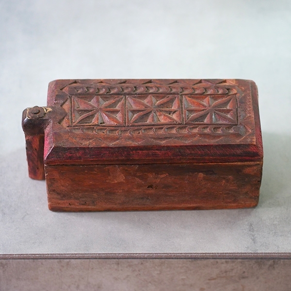 Indian wooden handcrafted antique badian box