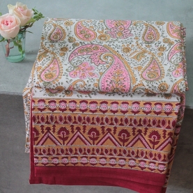 Drap de lit indien avec taies bordeaux et rose