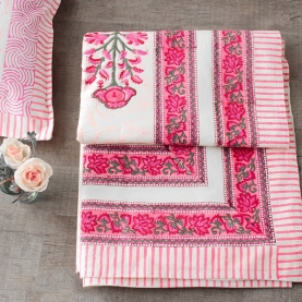 Drap de lit indien avec taies blanc et rose