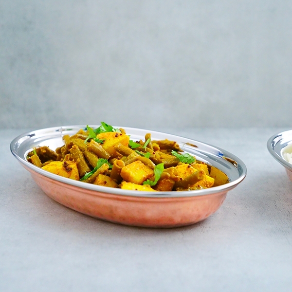 Plat indien à service en cuivre et inox L21