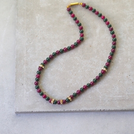 Collier de perles indien fantaisie vert et rouge