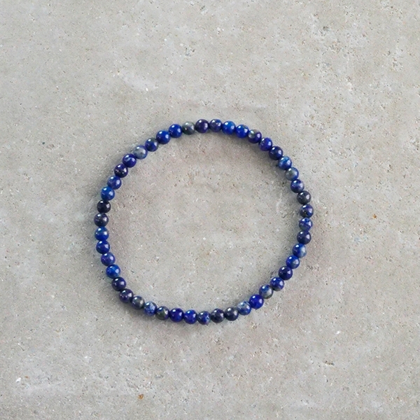 Bracelet with lapis lazuli stones