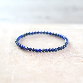 Bracelet with lapis lazuli stones