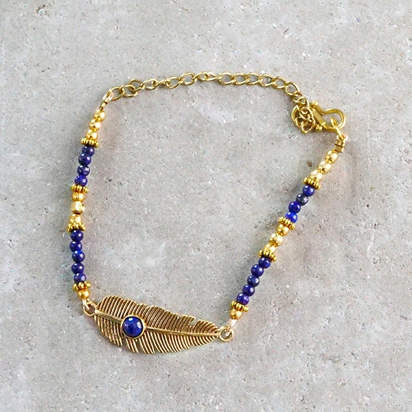 Bracelet plume et pierres Lapis lazuli