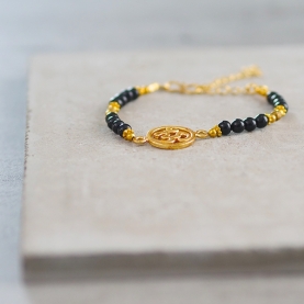 Bracelet OM and black onyx stones