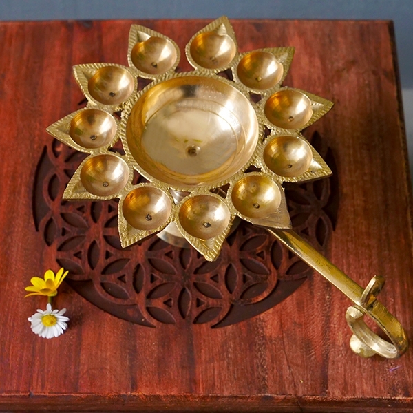 Lampe à huile indienne artisanale Panch arti deepak