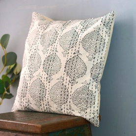 Housse de coussin indienne Kantha