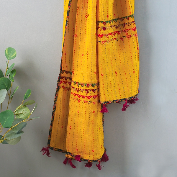 Etole indienne en pur coton Kantha jaune