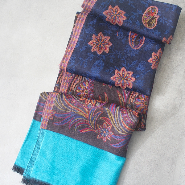 Grande écharpe Pashmina Indienne Brodée Motif Floral – Marron – Artisanat Fait Main