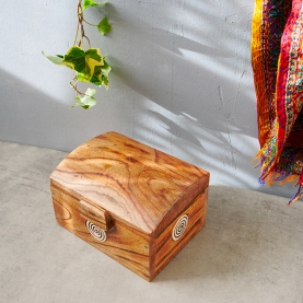 Wooden jewelry box with mirror