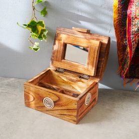 Wooden jewelry box