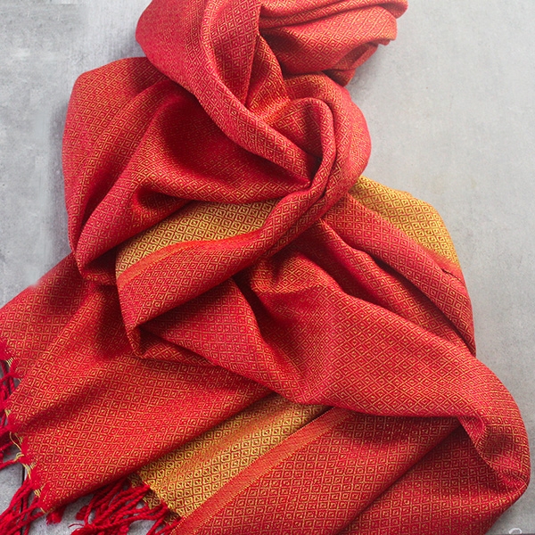 Echarpe indienne soyeuse Diamant rouge et jaune