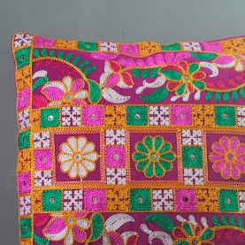 Housse de coussin indienne brodée