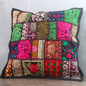 Housse de coussin indienne patchwork noir L42