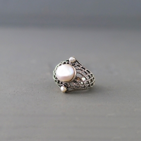 Indian silver ring and pearls