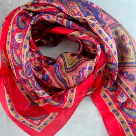 Foulard indien en soie carré rouge et rose