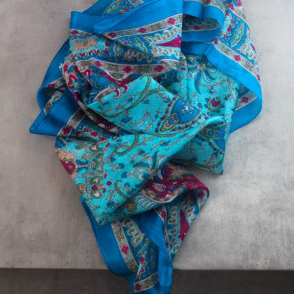 Foulard indien en soie carré bleu et rose